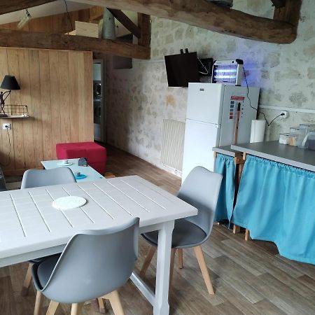 Chambre 2 A 4 Pers Gite Du Gardoir Boresse-et-Martron Extérieur photo