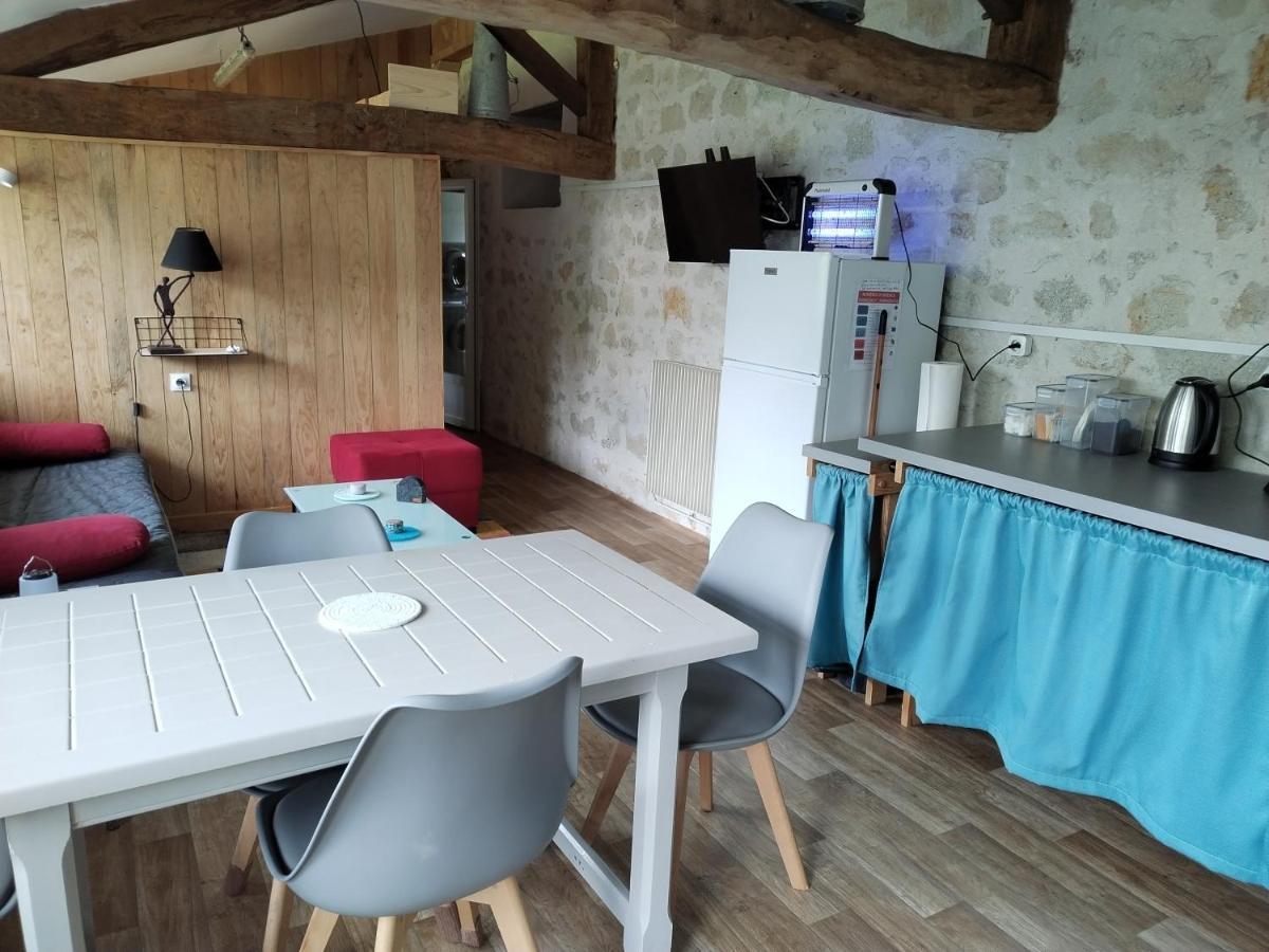 Chambre 2 A 4 Pers Gite Du Gardoir Boresse-et-Martron Extérieur photo
